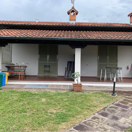 Caroline Home Anzano Del Parco Exteriér fotografie